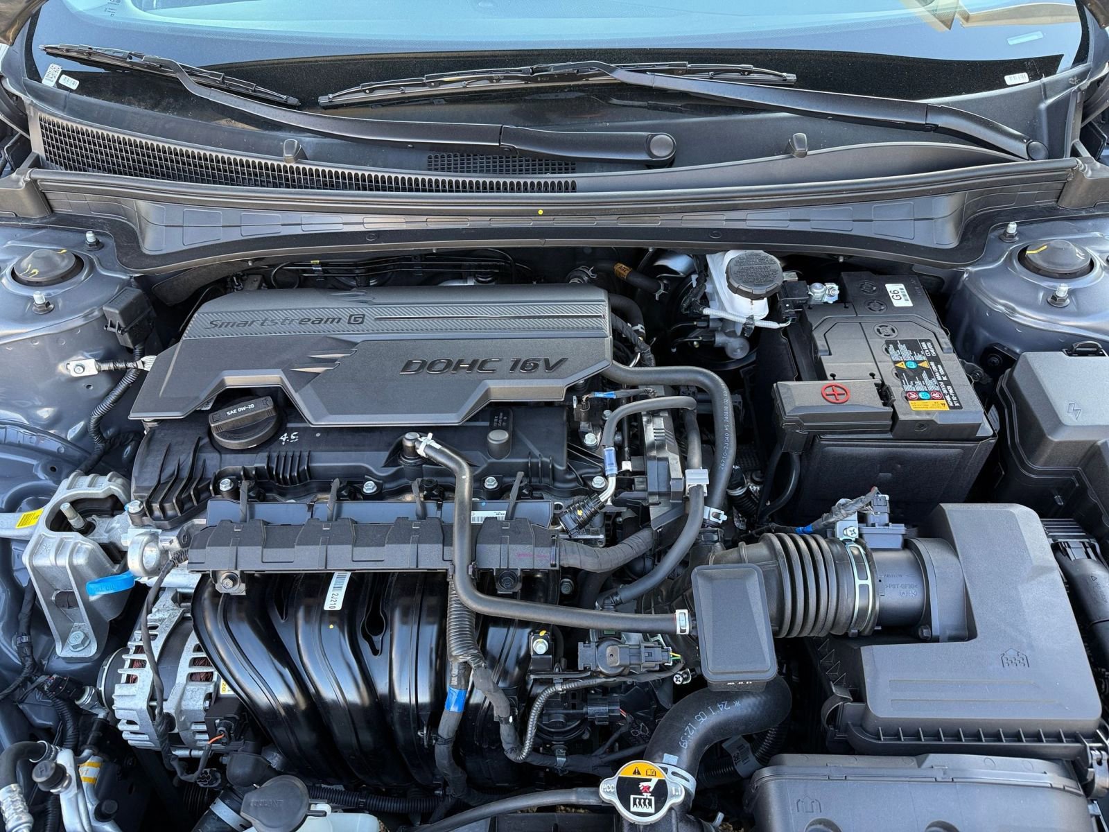 Used 2025 Hyundai Elantra Limited image 35