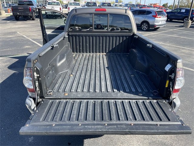 Used 2014 Toyota Tacoma 4x4 Access Cab image 22