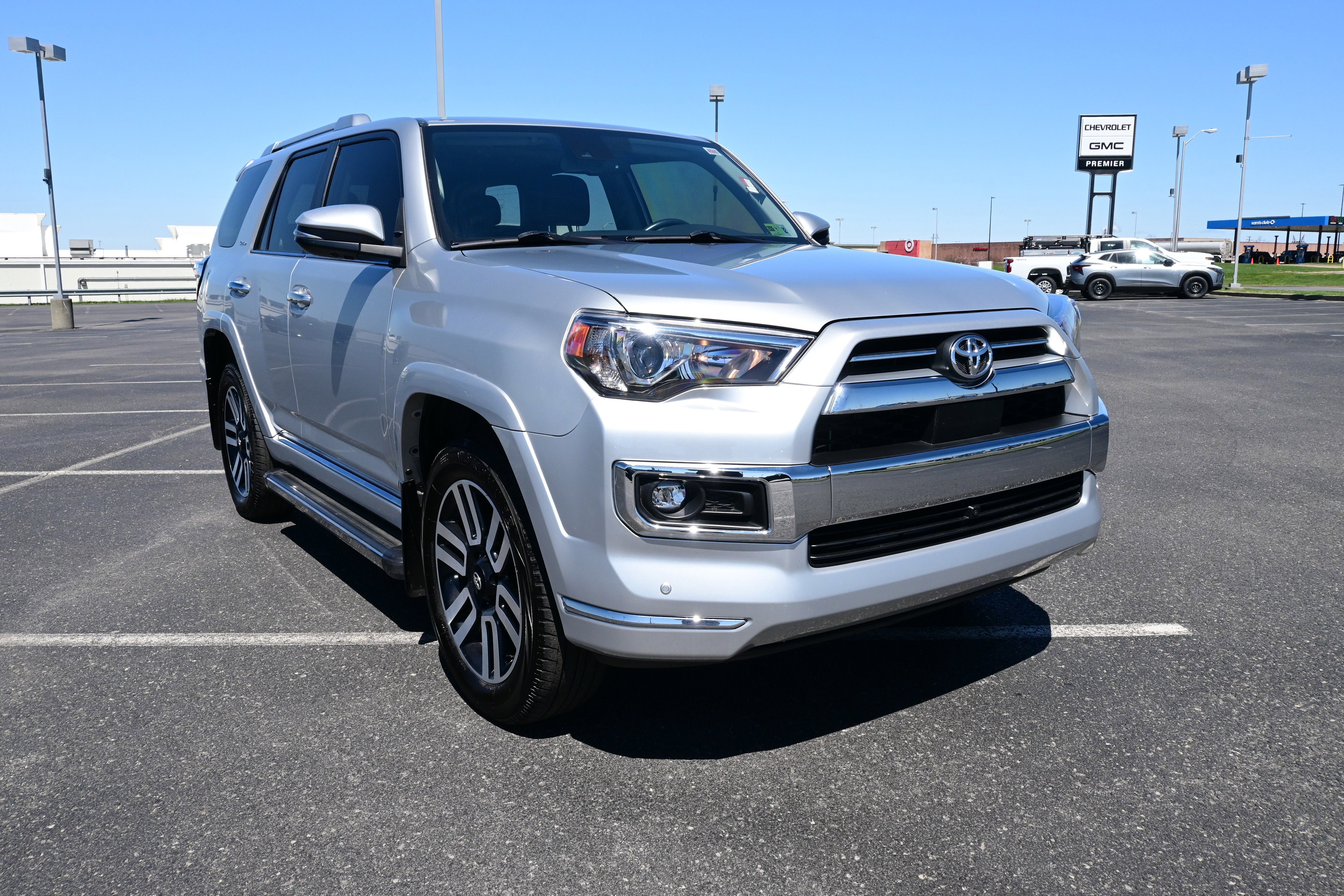 Used 2024 Toyota 4Runner Limited AWD/4WD image 2