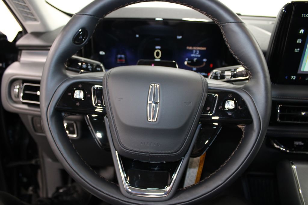 New 2026 Lincoln Aviator AWD image 38