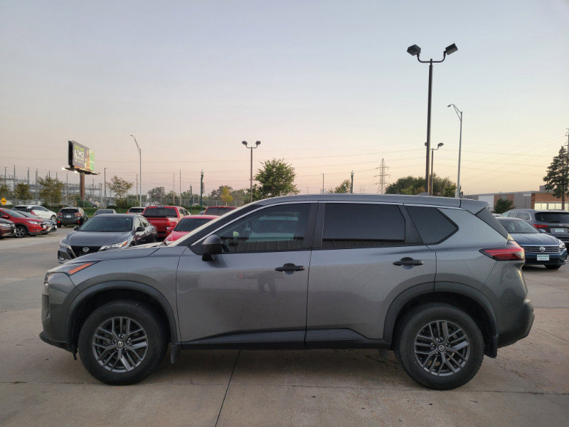 Used 2021 Nissan Rogue S image 4