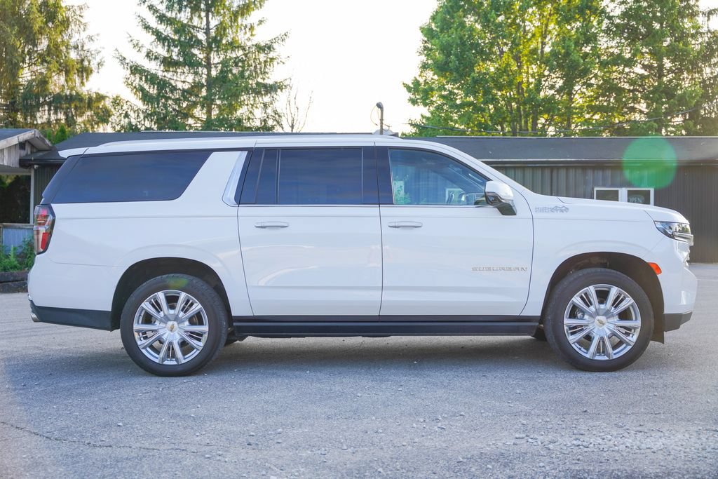 Used 2021 Chevrolet Suburban High Country w/ Premium Package AWD/4WD image 8