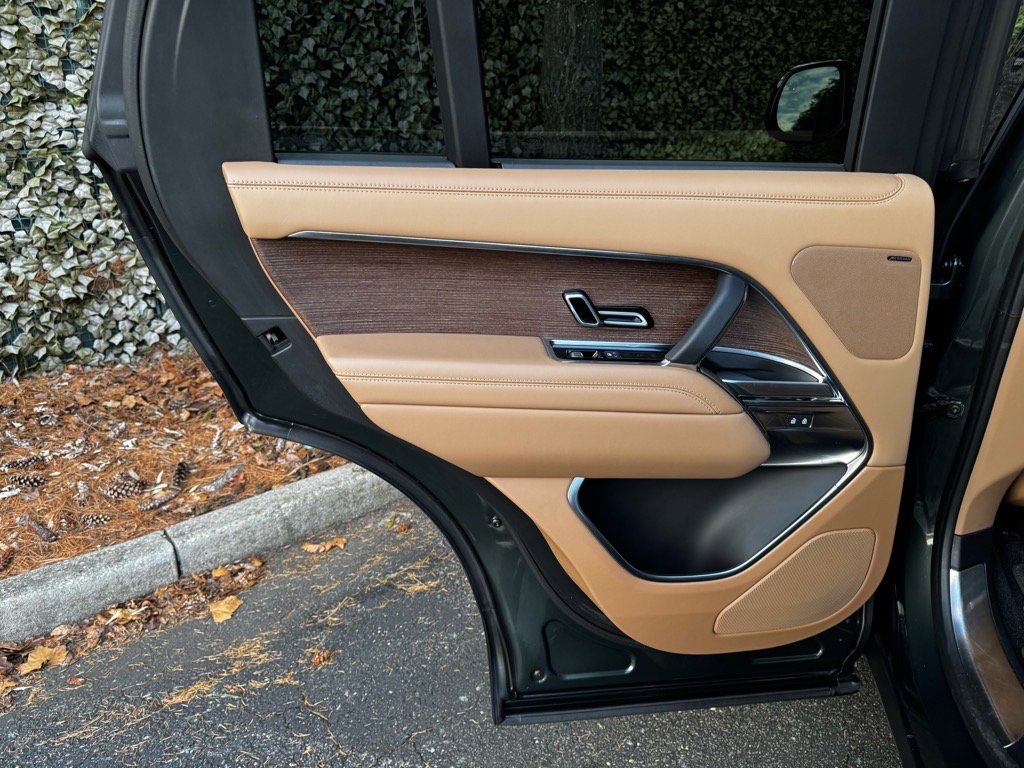 Certified 2023 Land Rover Range Rover SE image 18