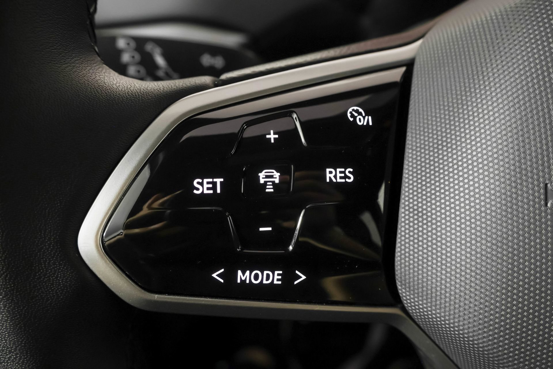 Certified 2023 Volkswagen ID.4 Pro AWD/4WD image 26