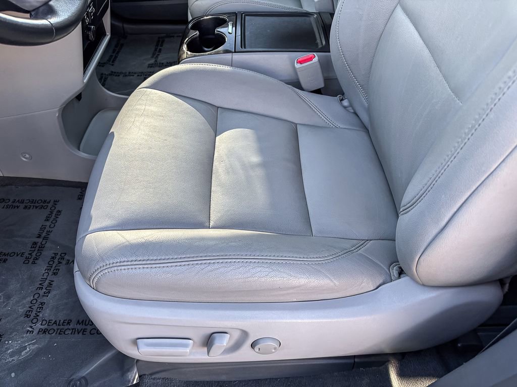 Used 2019 Toyota Sienna XLE image 18