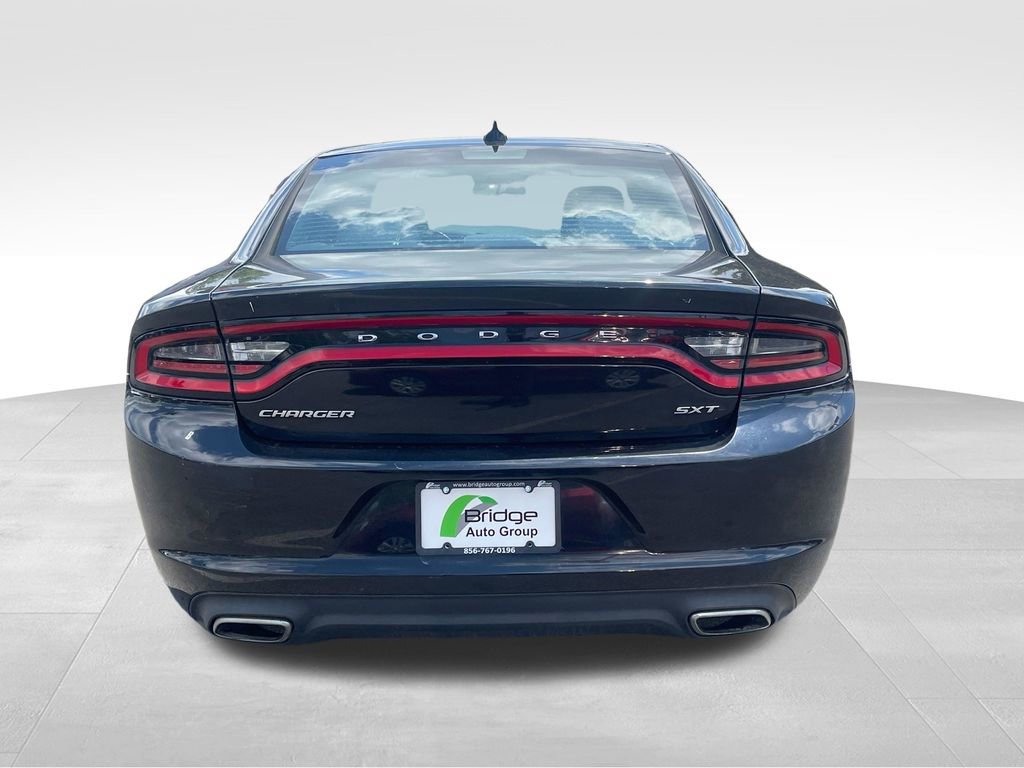 Used 2016 Dodge Charger SXT RWD image 7