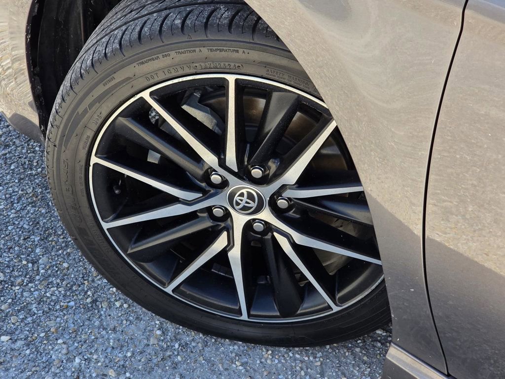 Used 2021 Toyota Camry SE image 27