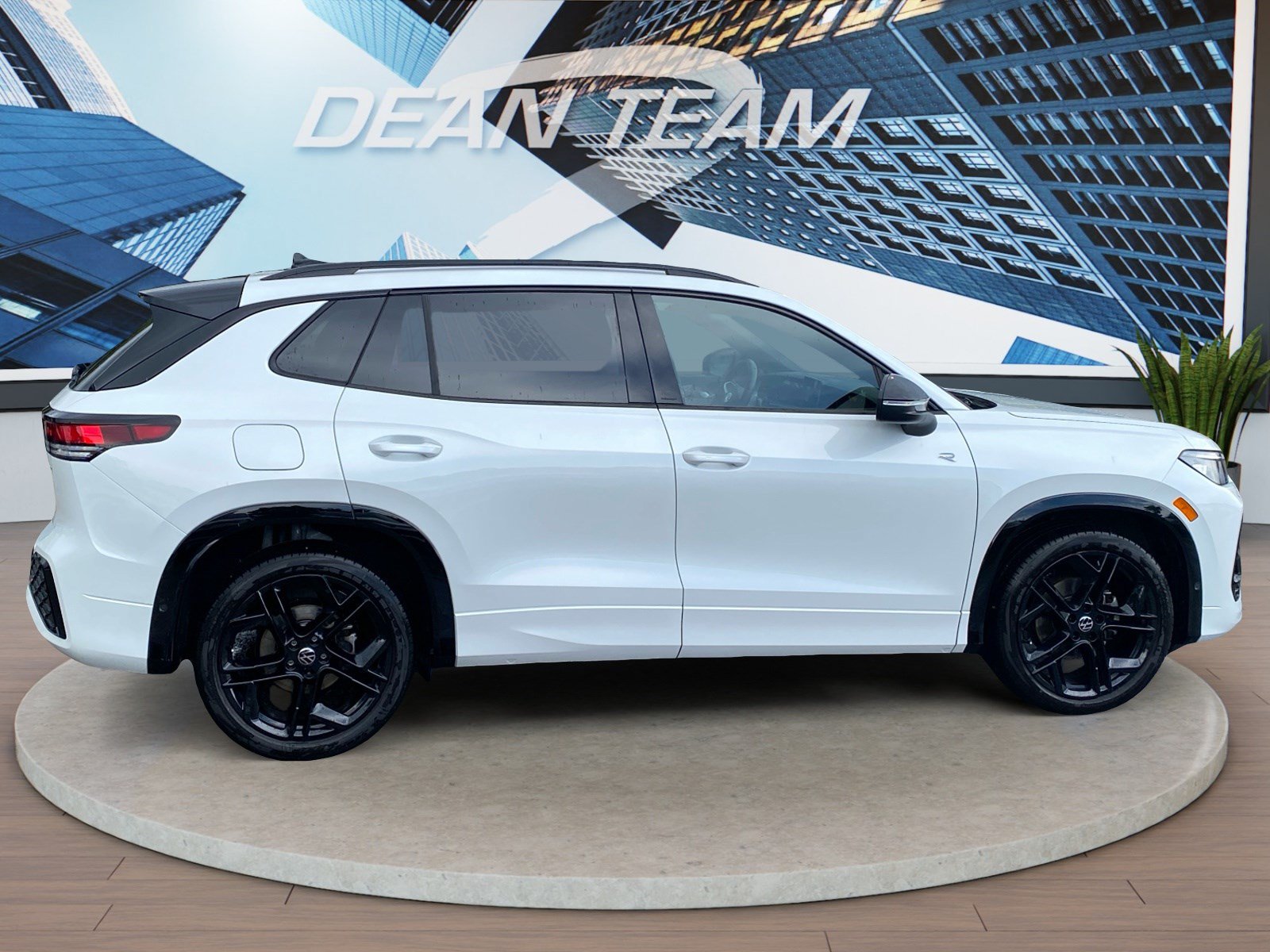 New 2026 Volkswagen Tiguan SE R-Line FWD image 9