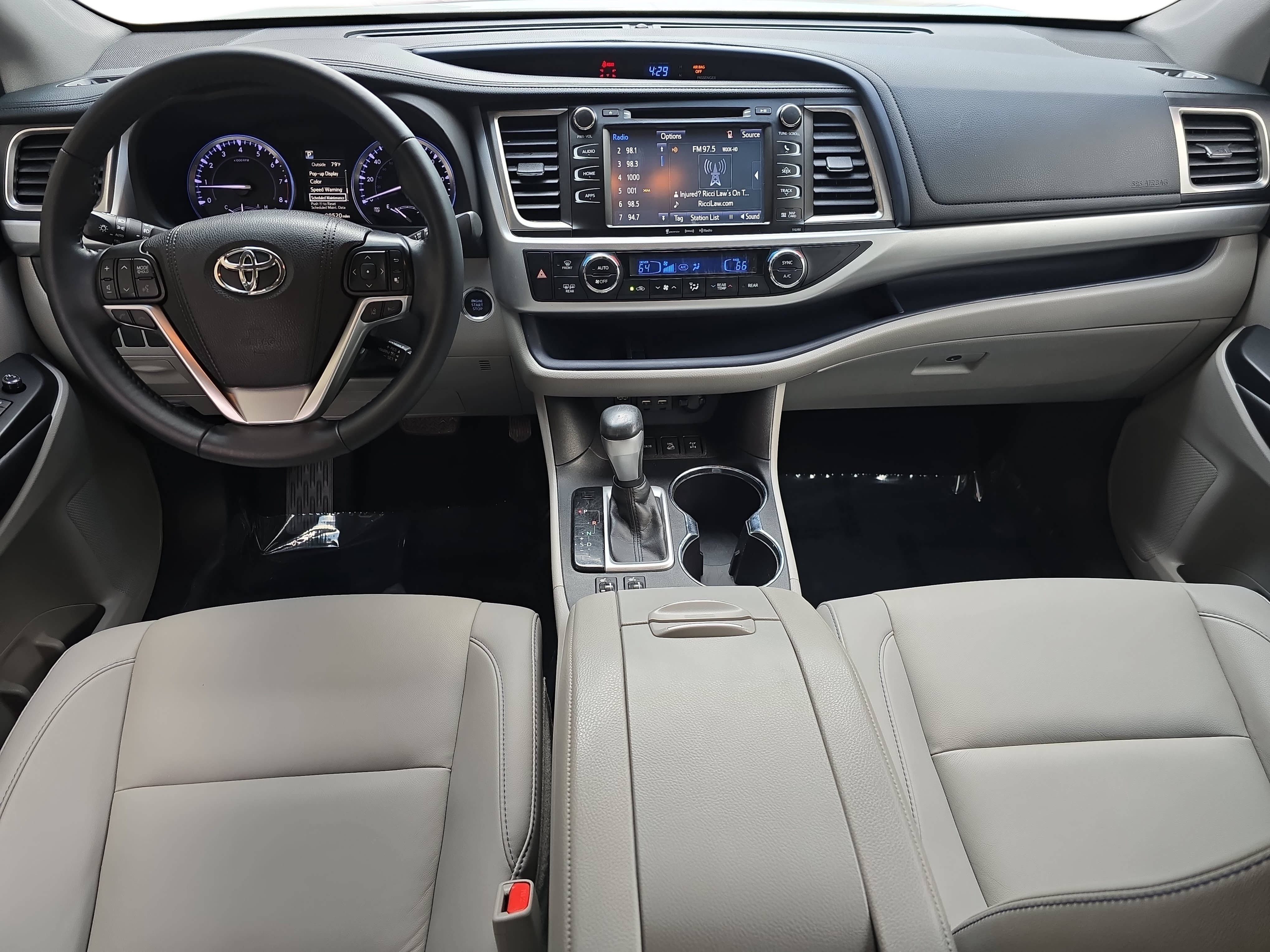 Used 2019 Toyota Highlander XLE AWD/4WD image 9