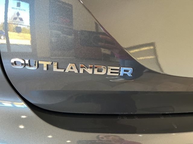 New 2026 Mitsubishi Outlander SEL FWD image 24