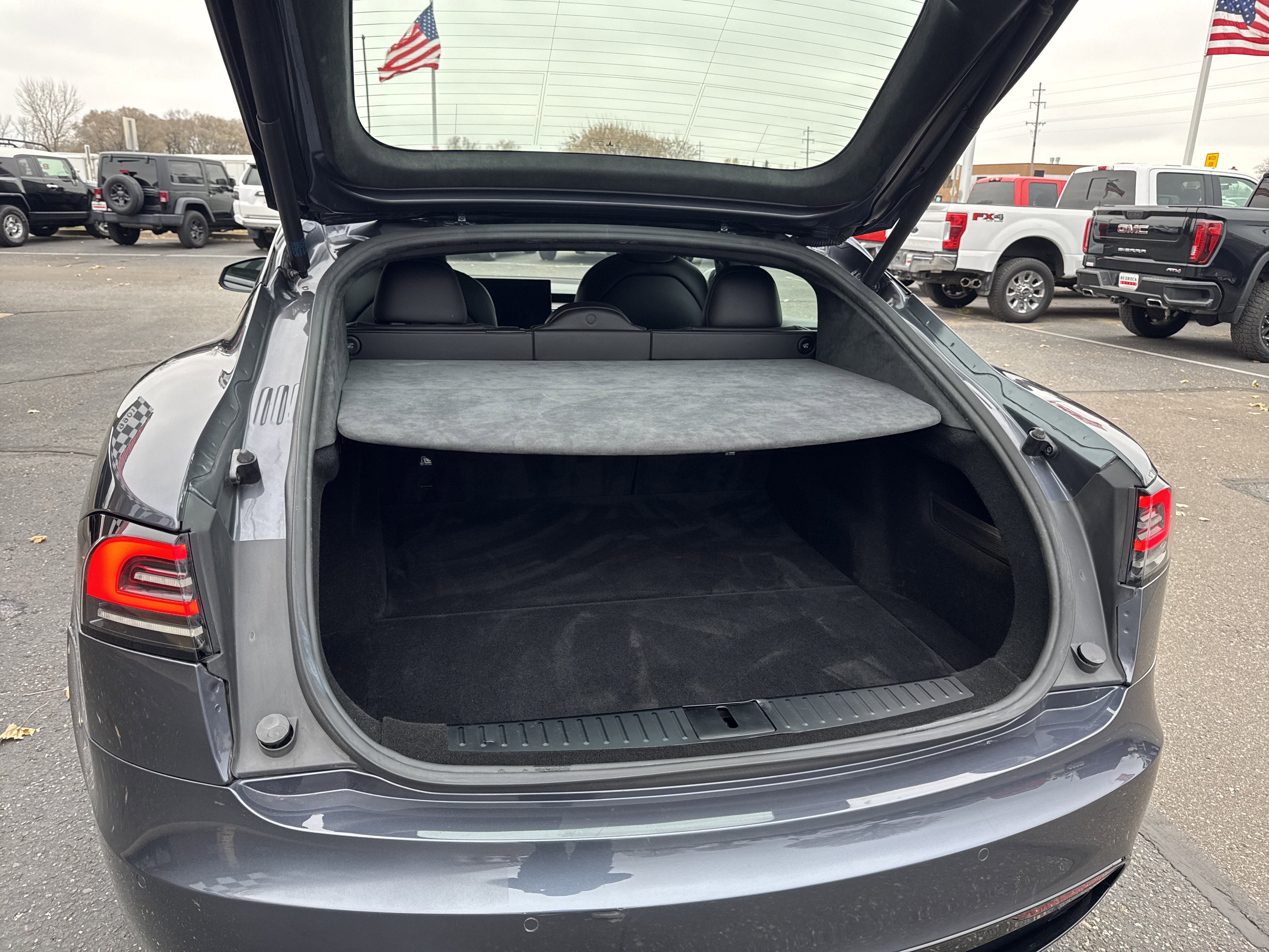 Used 2022 Tesla Model S image 26