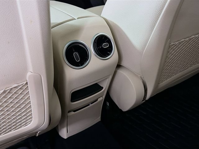 Used 2025 Mercedes-Benz GLB 250 image 31