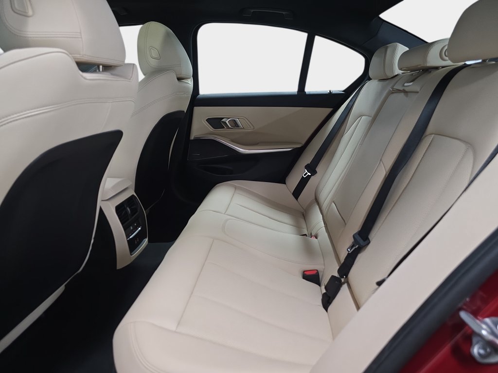 Used 2026 BMW 330i Sedan w/ M Sport Package RWD image 14