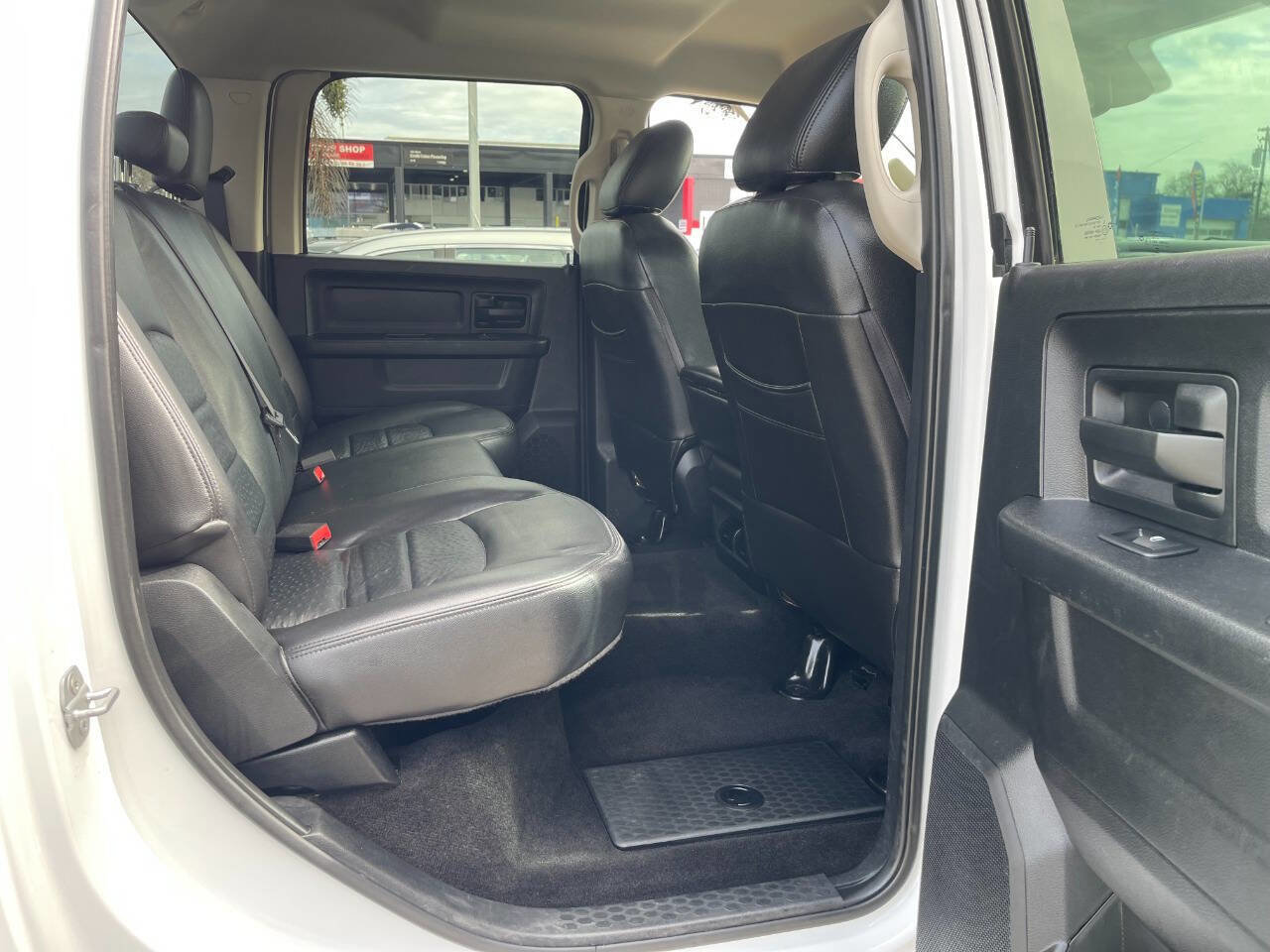 Used 2015 RAM 2500 Tradesman w/ Chrome Appearance Group image 31