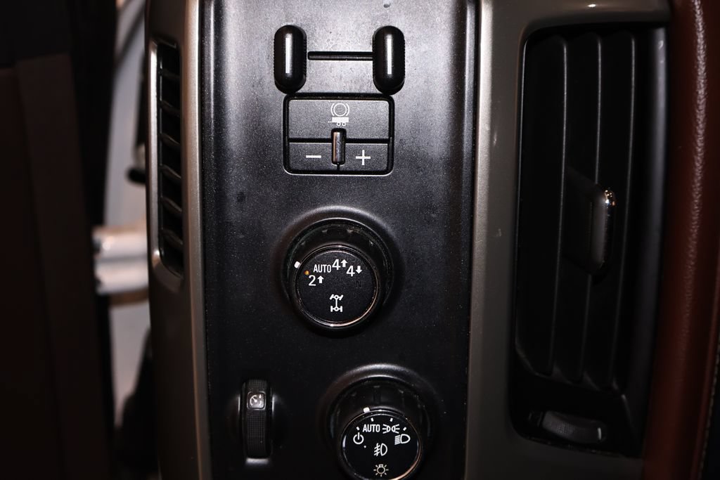 Used 2018 Chevrolet Silverado 1500 High Country AWD/4WD image 26