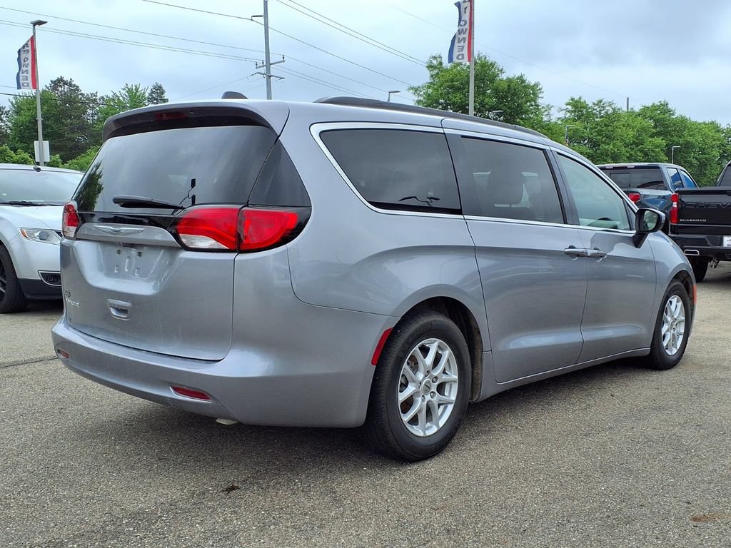 Used 2021 Chrysler Voyager Lxi FWD image 4