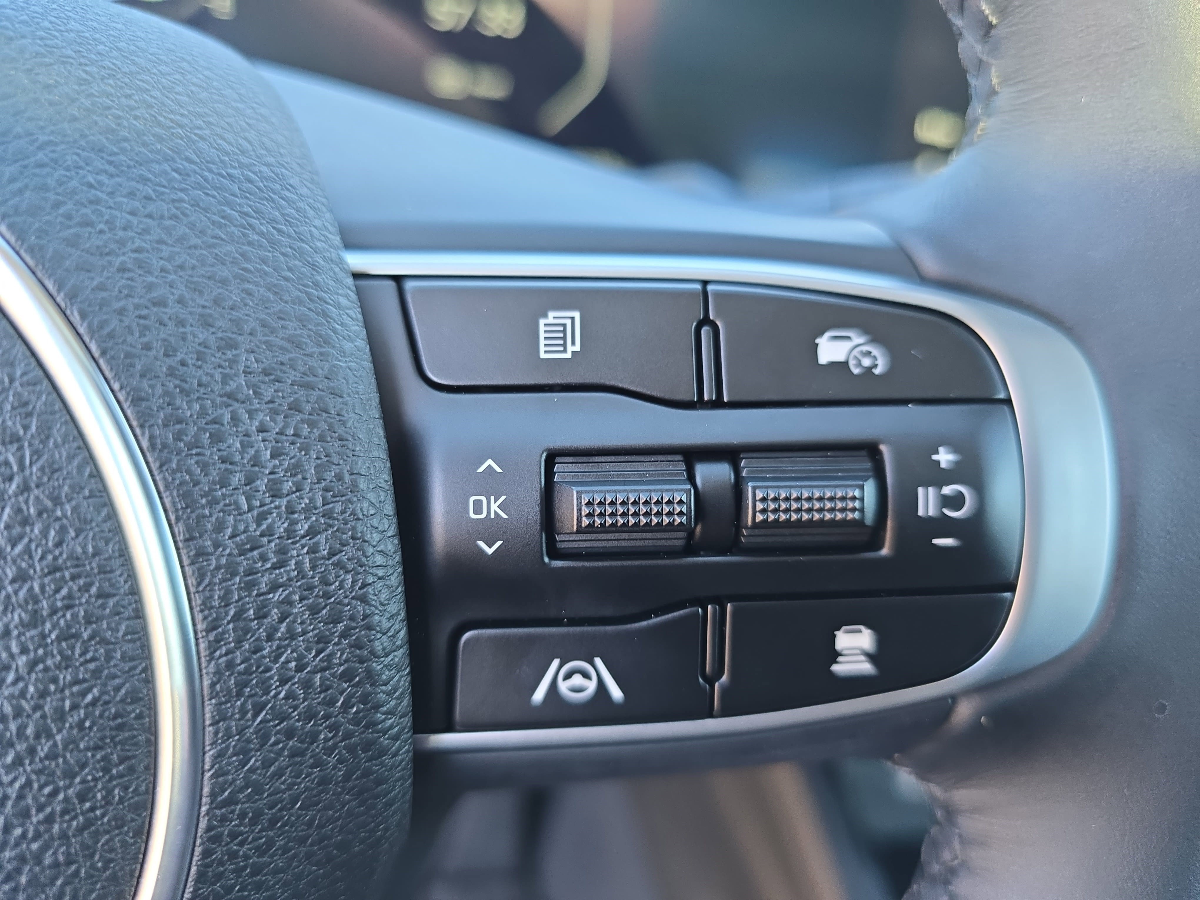 Used 2025 Kia K5 EX image 16