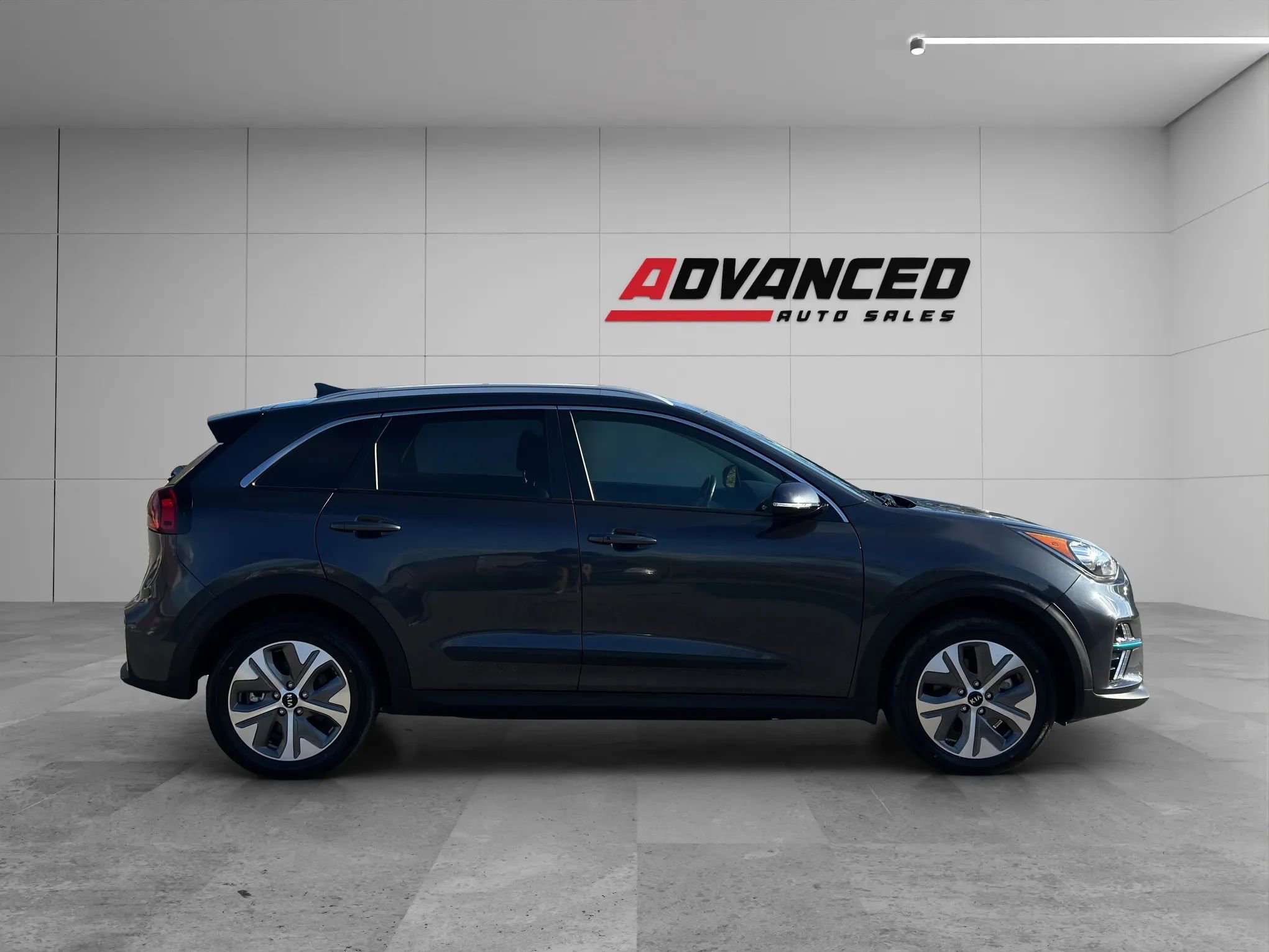 Used 2019 Kia Niro EX w/ Cold Weather Package 2.0 FWD image 8