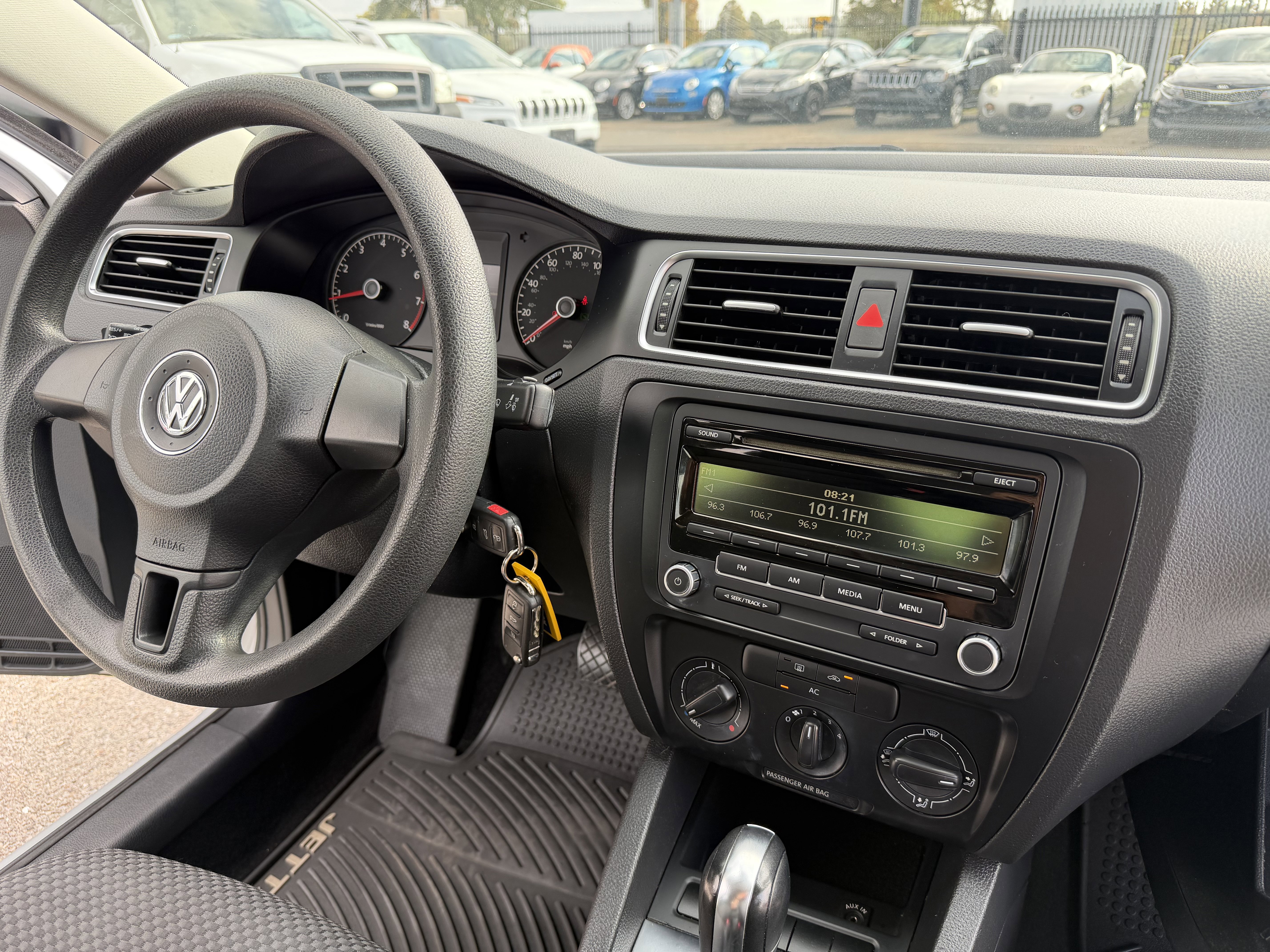 Used 2012 Volkswagen Jetta S FWD image 24