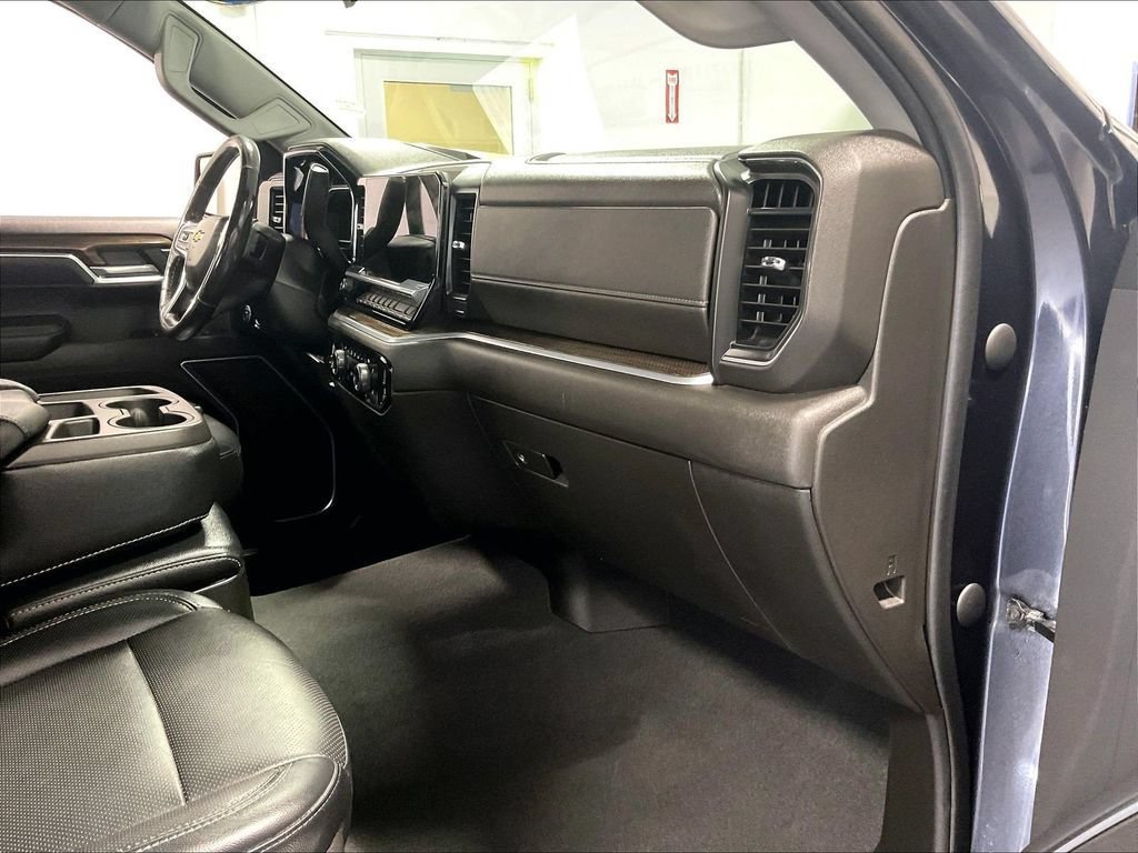 Used 2022 Chevrolet Silverado 1500 LT AWD/4WD image 13