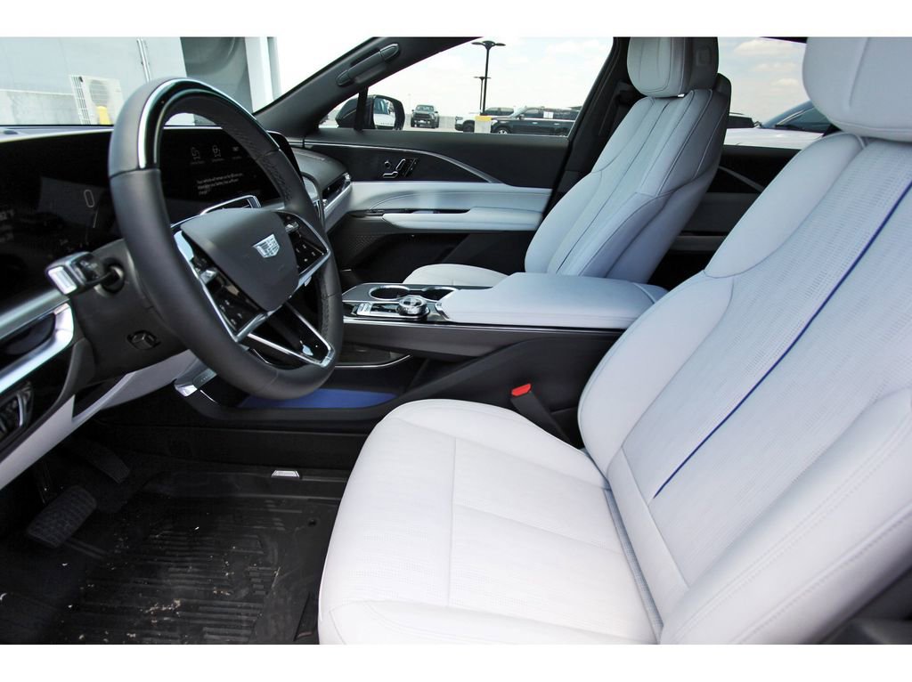 New 2026 Cadillac Lyriq Luxury RWD image 6
