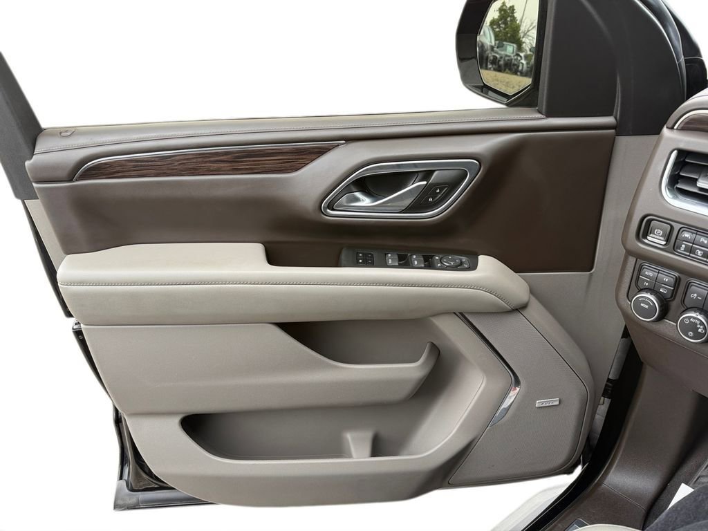 Used 2023 Chevrolet Tahoe LT w/ LT Signature Plus Package AWD/4WD image 17