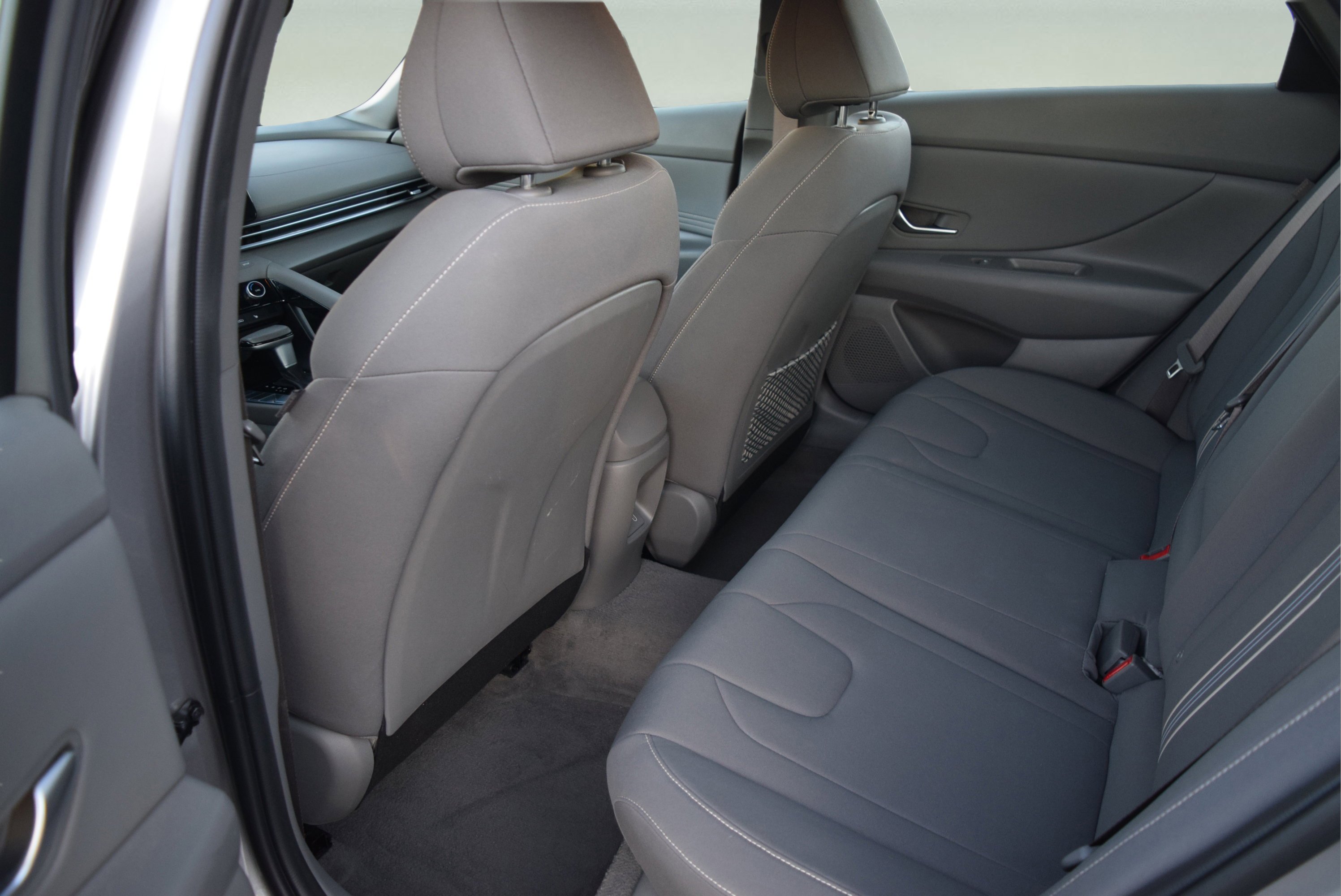 Used 2024 Hyundai Elantra SEL w/ Convenience Package image 7