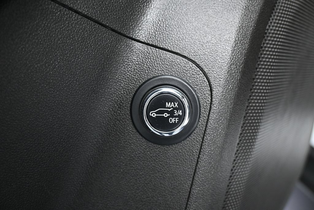 Used 2023 GMC Acadia SLE w/ Driver Convenience Package FWD image 15