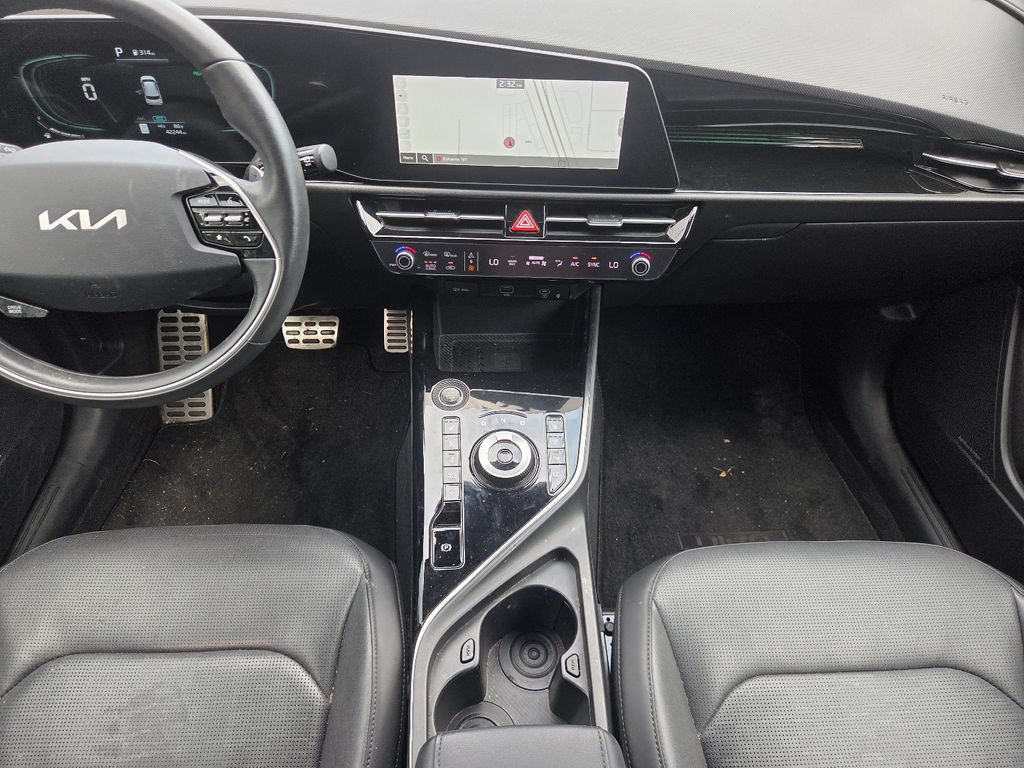 Used 2023 Kia Niro SX Touring FWD image 15