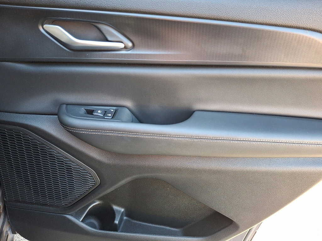 Used 2024 Jeep Grand Cherokee L Laredo w/ Luxury Tech Group I image 14