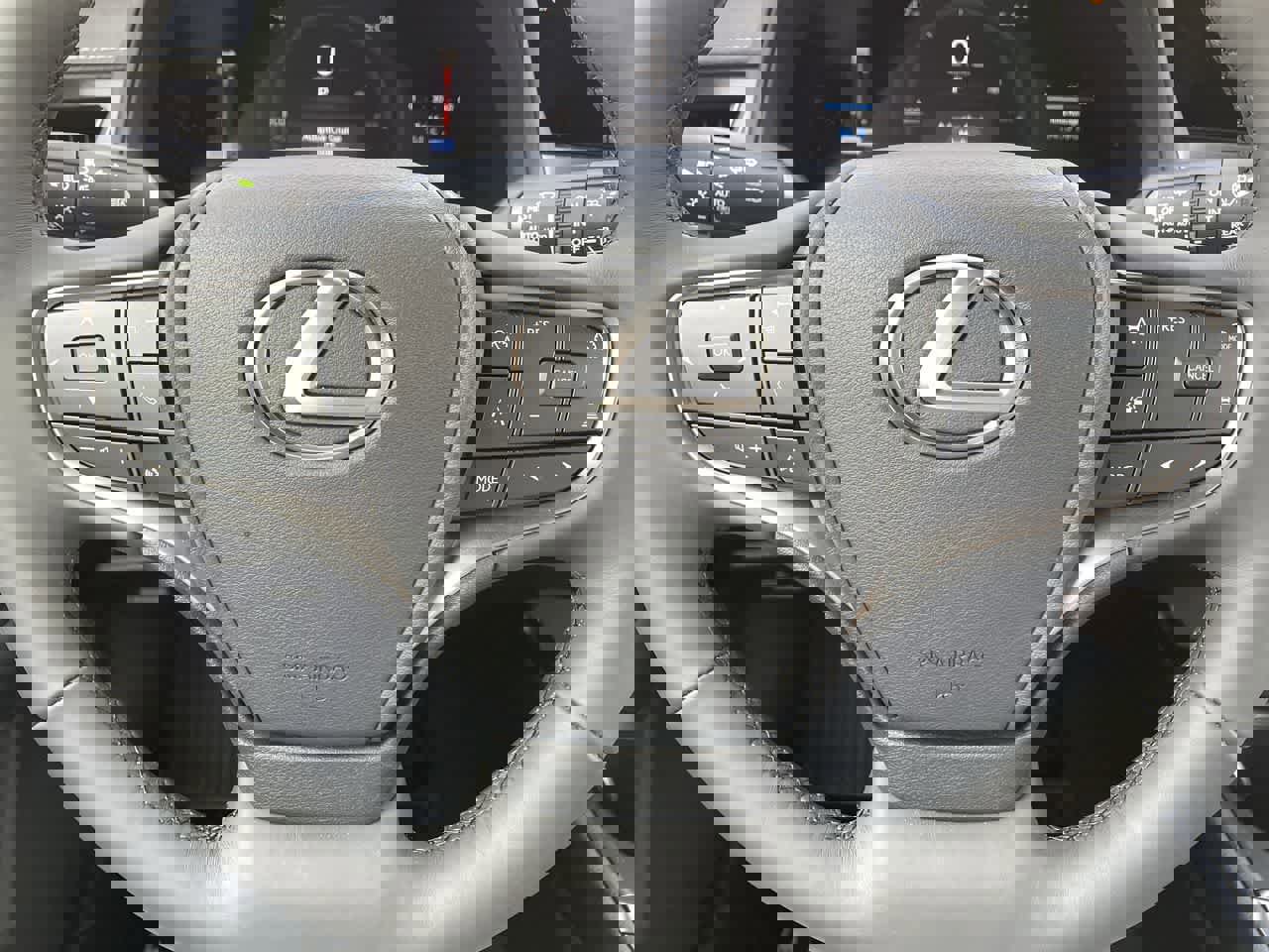 Used 2025 Lexus UX 300h AWD image 10