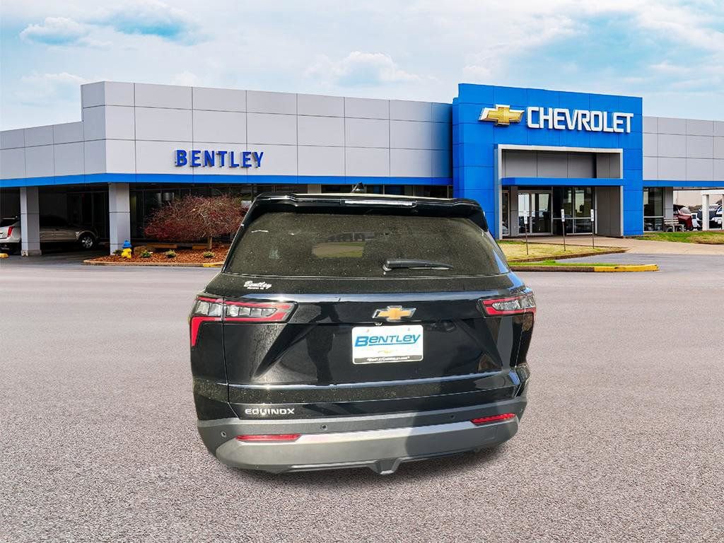 Used 2026 Chevrolet Equinox LT image 4