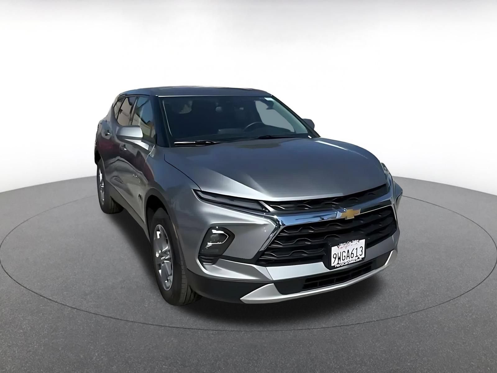 Used 2026 Chevrolet Blazer LT FWD image 3