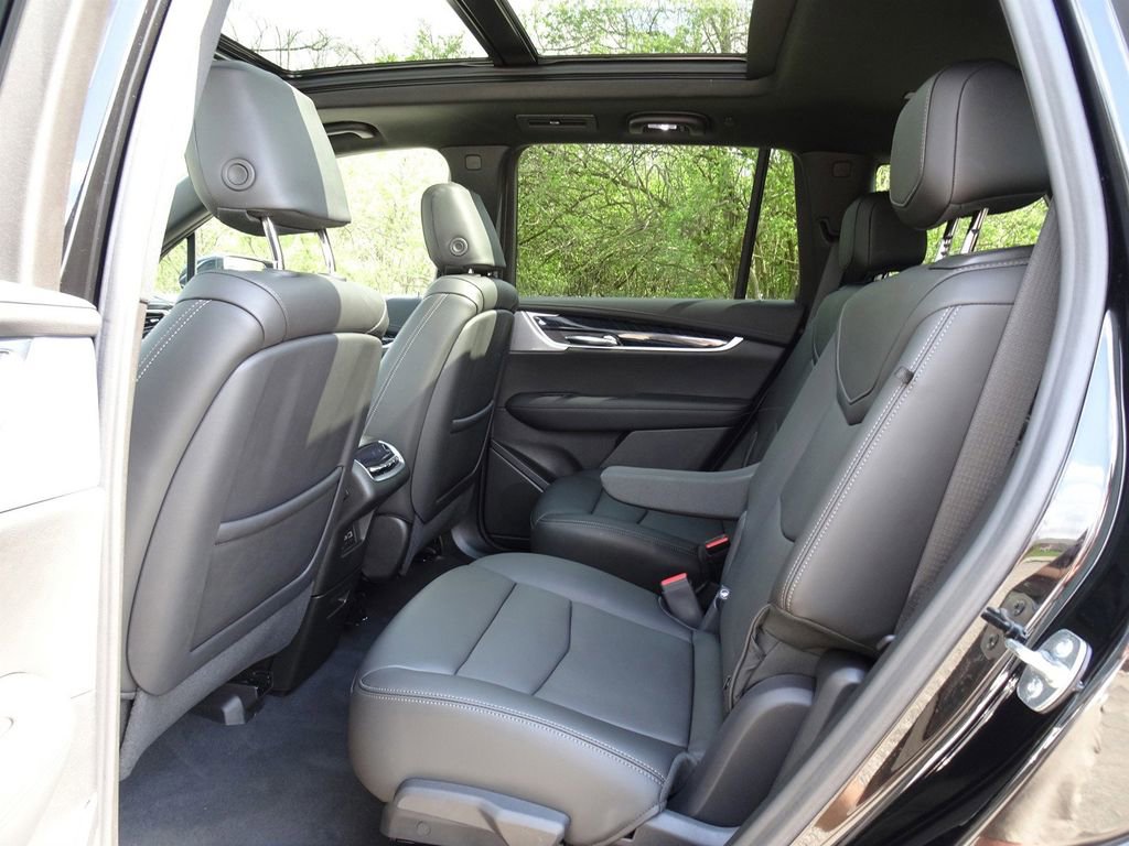Certified 2025 Cadillac XT6 Premium Luxury image 15