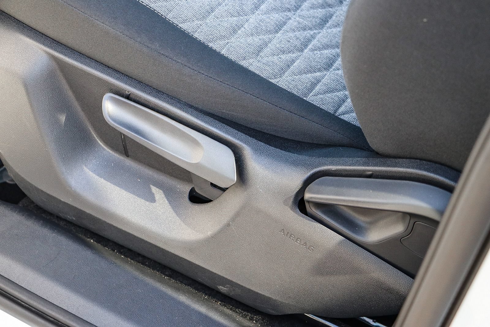 Certified 2025 Volkswagen Tiguan S FWD image 20
