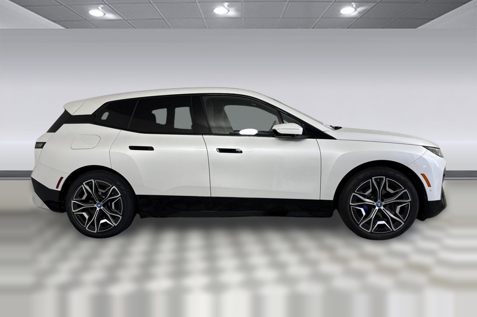 Used 2025 BMW iX M60 image 7