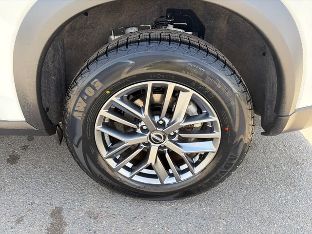 Used 2024 Nissan Rogue S AWD/4WD image 14