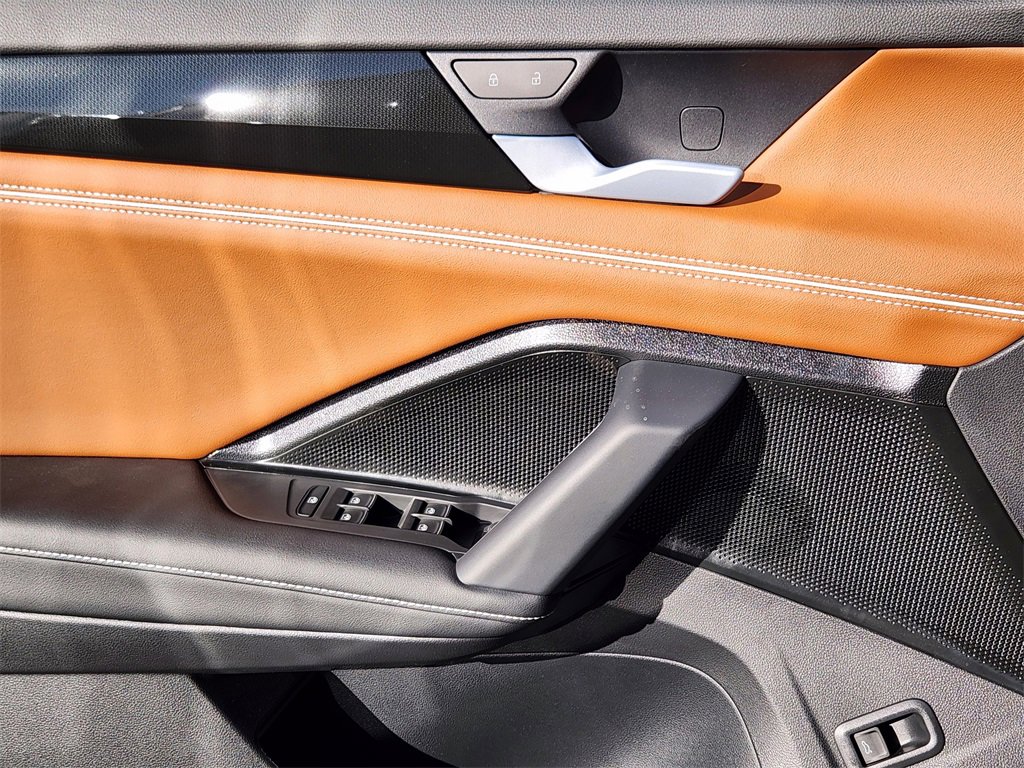 New 2026 Volkswagen Tiguan SEL R-Line image 3