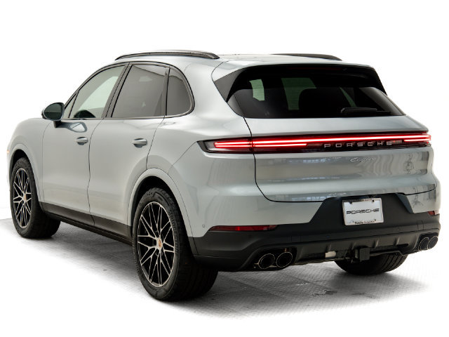 Certified 2026 Porsche Cayenne AWD/4WD image 3