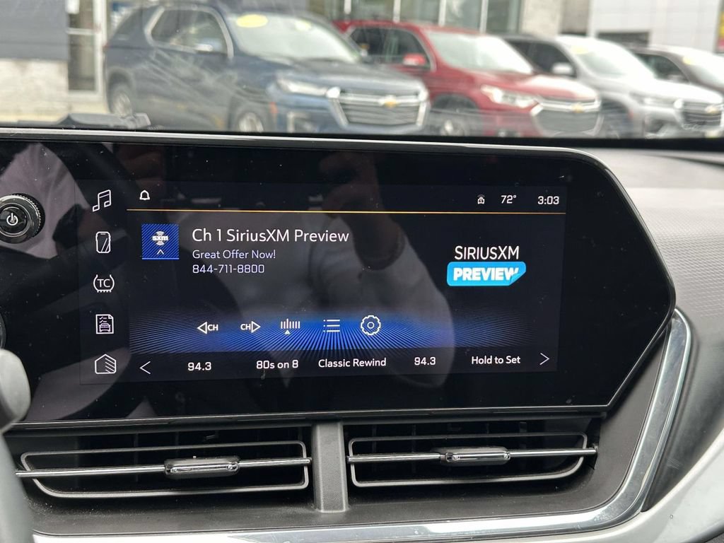 Used 2024 Chevrolet Trax LT w/ Sunroof Package FWD image 25