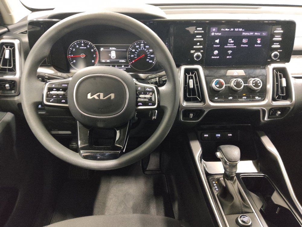 Used 2023 Kia Sorento LX image 22