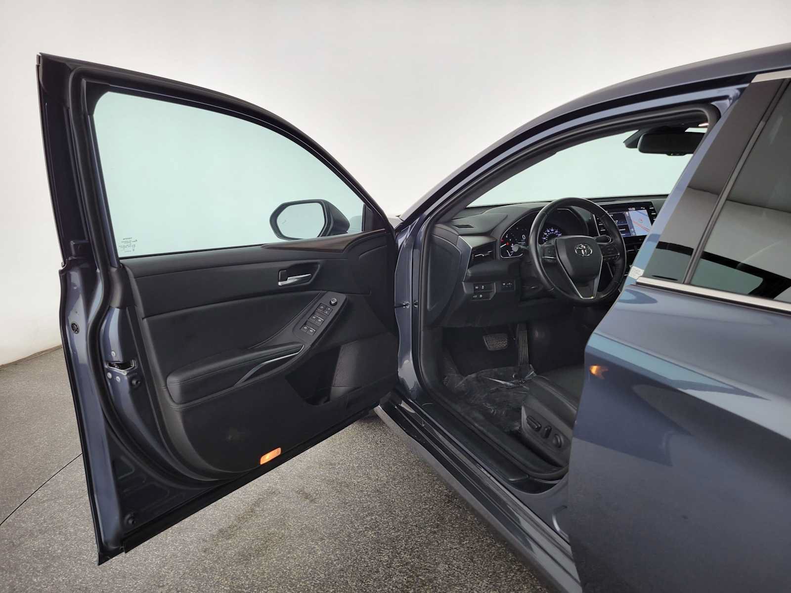 Used 2020 Toyota Avalon XLE w/ Carpet Mat Package FWD image 19
