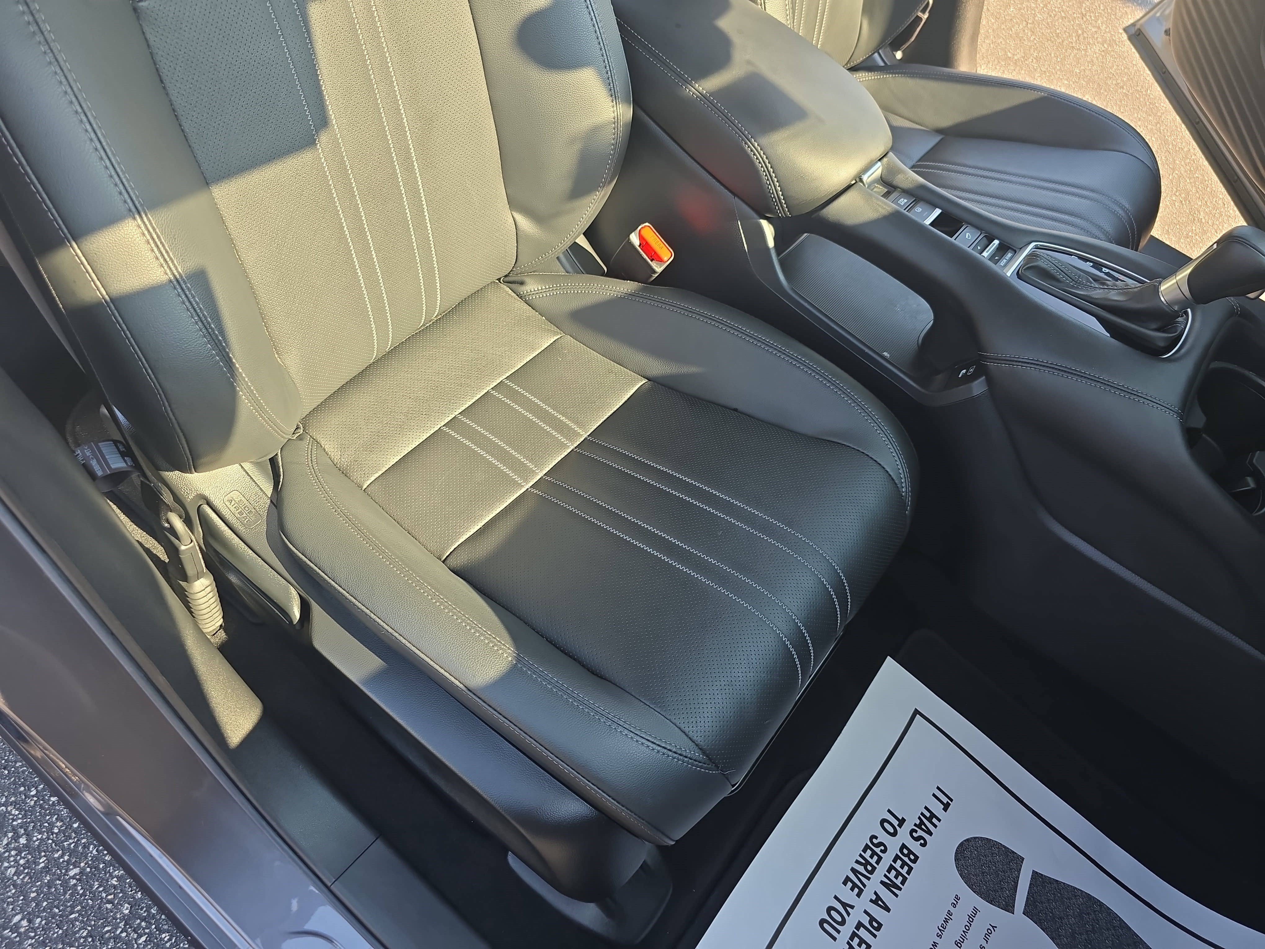 Used 2024 Honda HR-V EX-L image 10