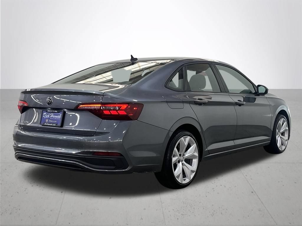 Used 2022 Volkswagen Jetta Sport FWD image 10