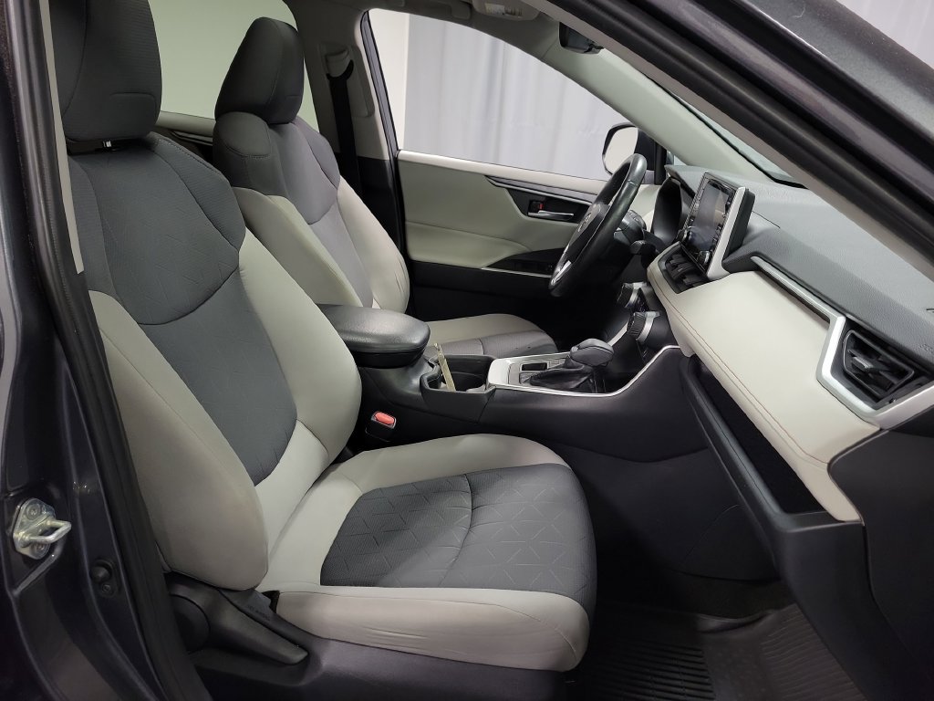 Used 2019 Toyota RAV4 XLE w/ Convenience Package AWD/4WD image 25