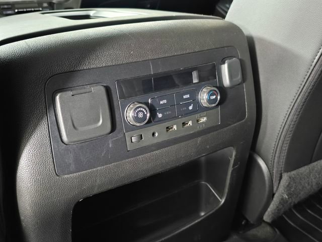 Used 2017 GMC Yukon XL SLT w/ Premium Edition AWD/4WD image 23