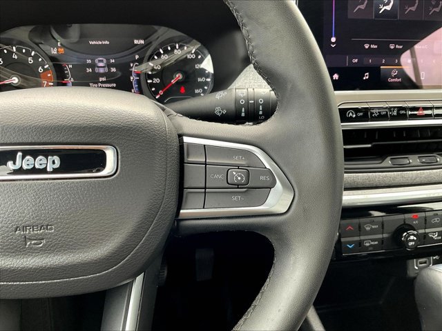 Used 2024 Jeep Compass Latitude AWD/4WD image 17