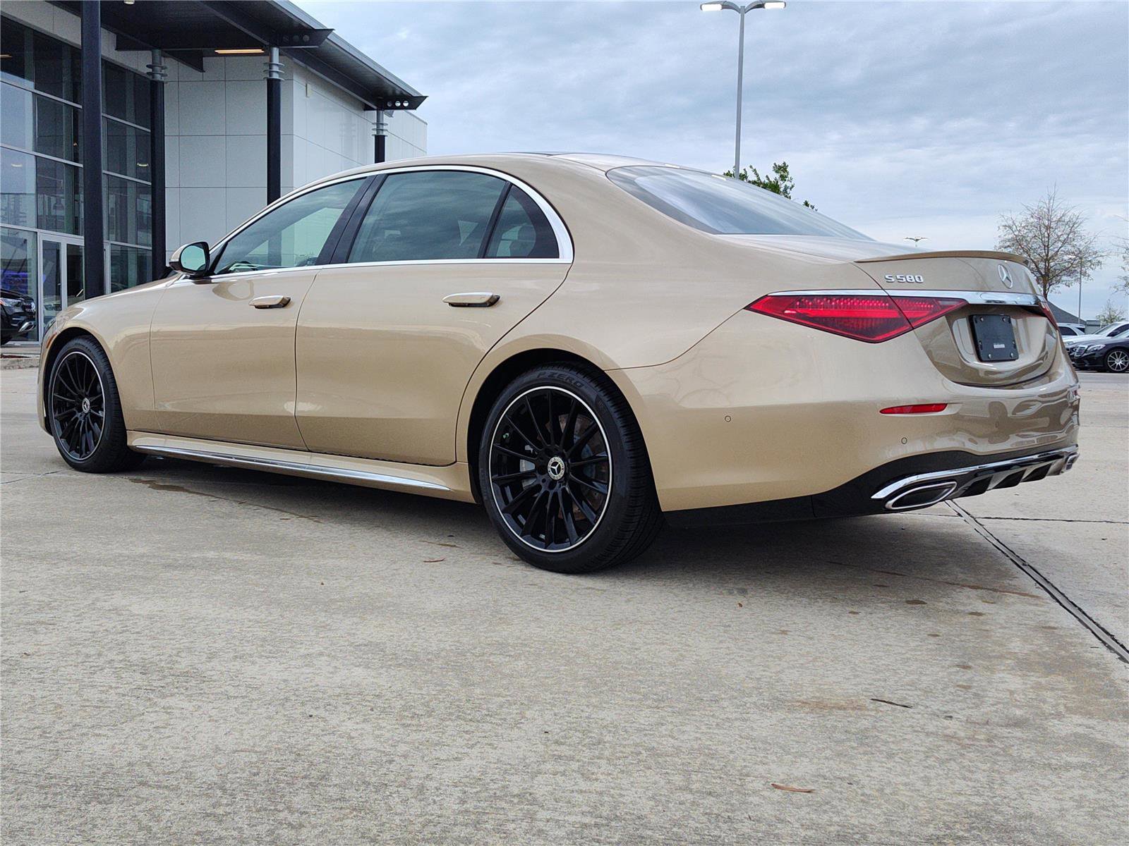 New 2026 Mercedes-Benz S 580 4MATIC Sedan image 3