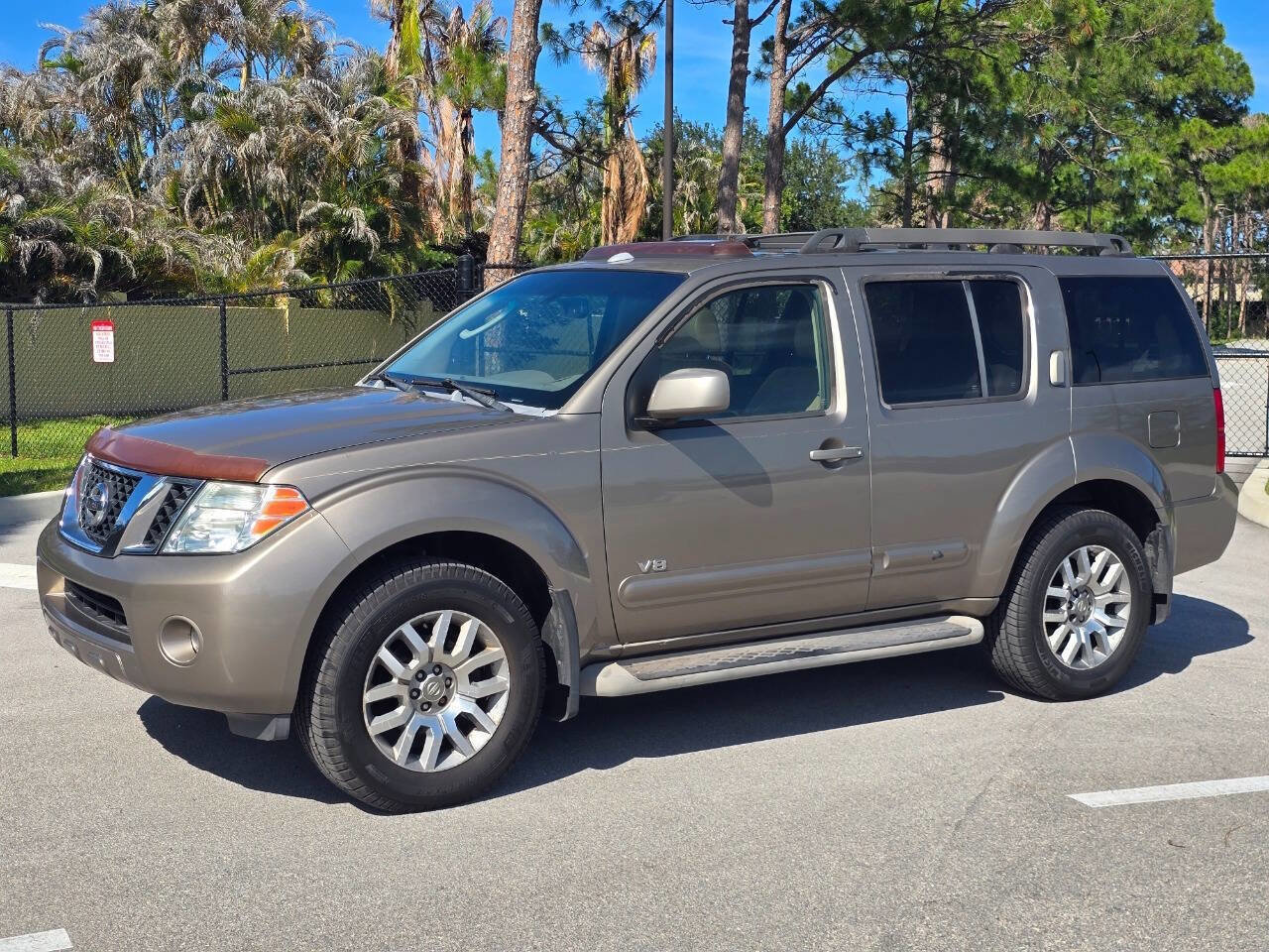 Used 2008 Nissan Pathfinder SE w/ Premium Pkg AWD/4WD image 18