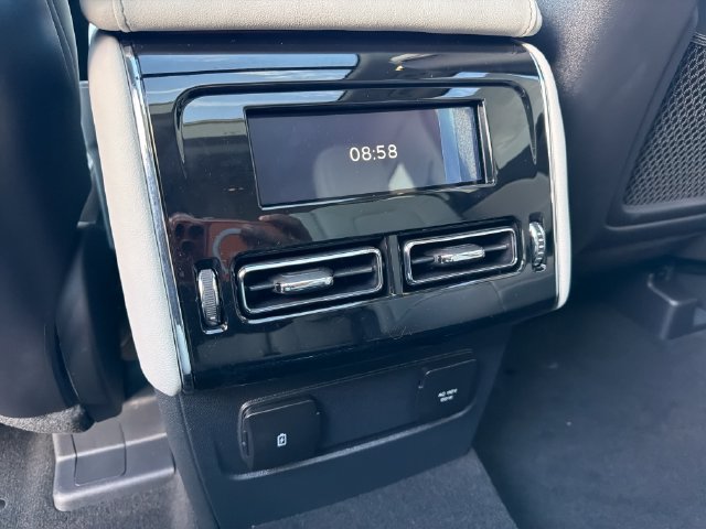 New 2027 Lincoln Aviator AWD image 17